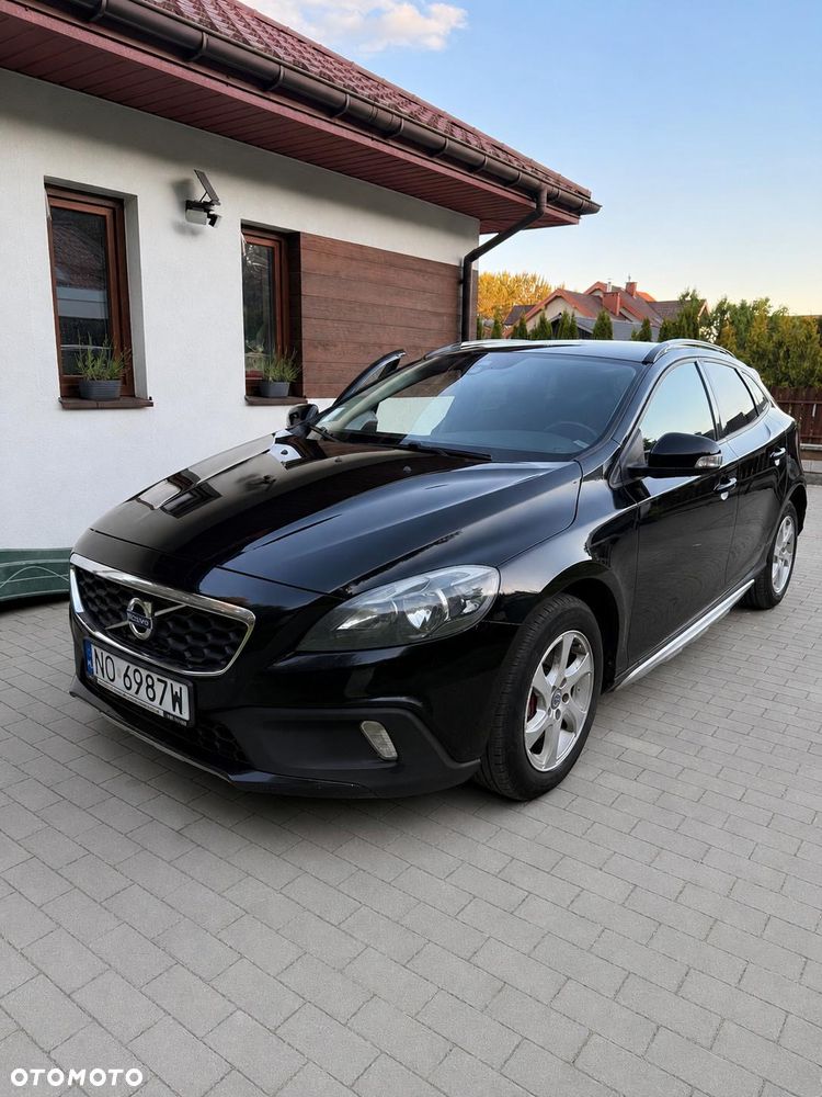 Volvo V40 Cross Country - 1
