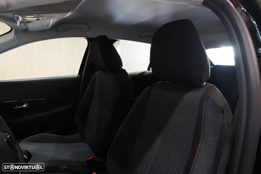 Peugeot 208 - 25