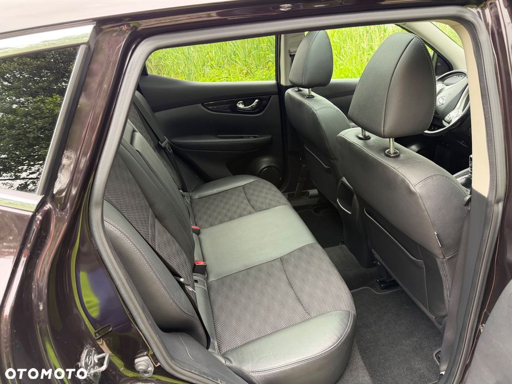 Nissan Qashqai 1.6 DCi TEKNA - 10