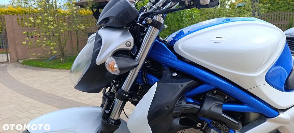 Suzuki Gladius - 38