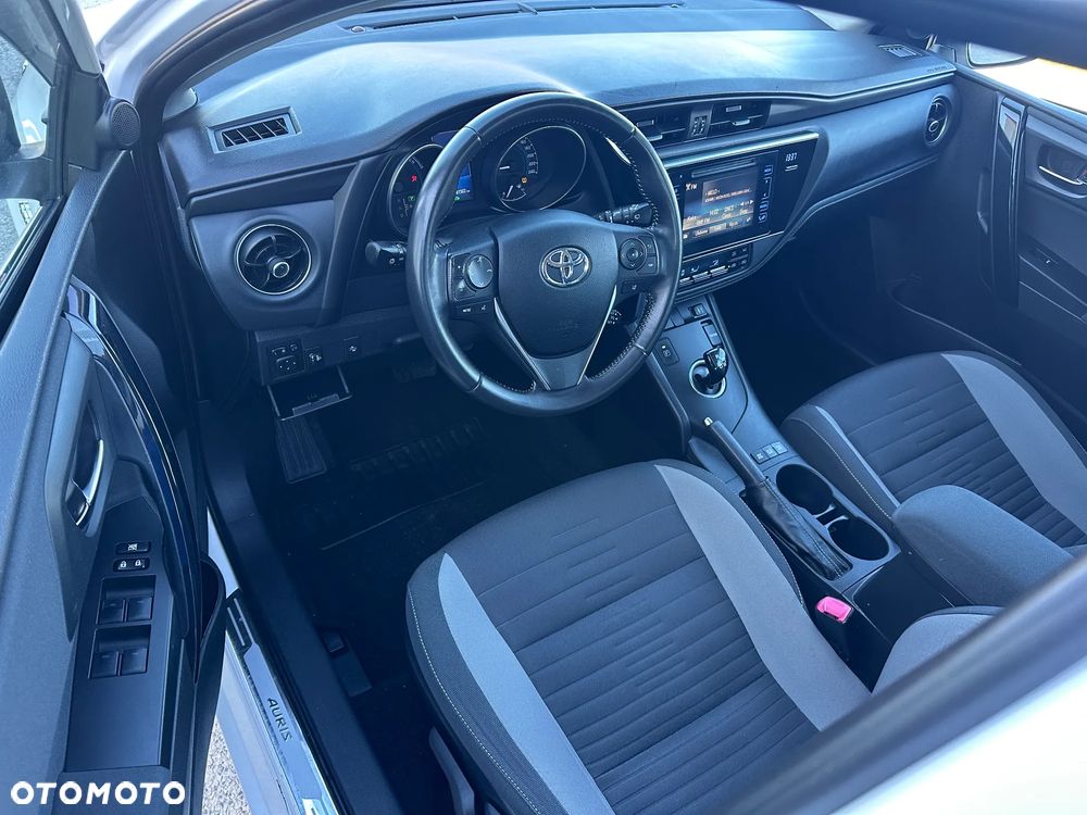 Toyota Auris - 12