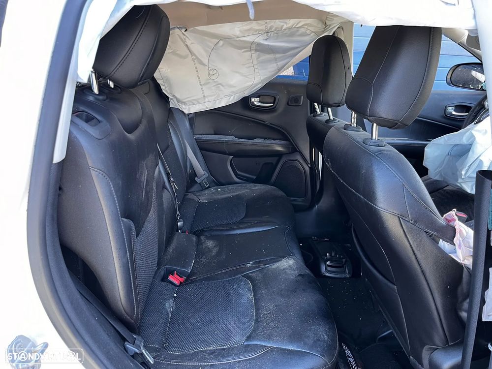 Jeep Compass 1.6D CRD Limited de 2018 para peças - 10