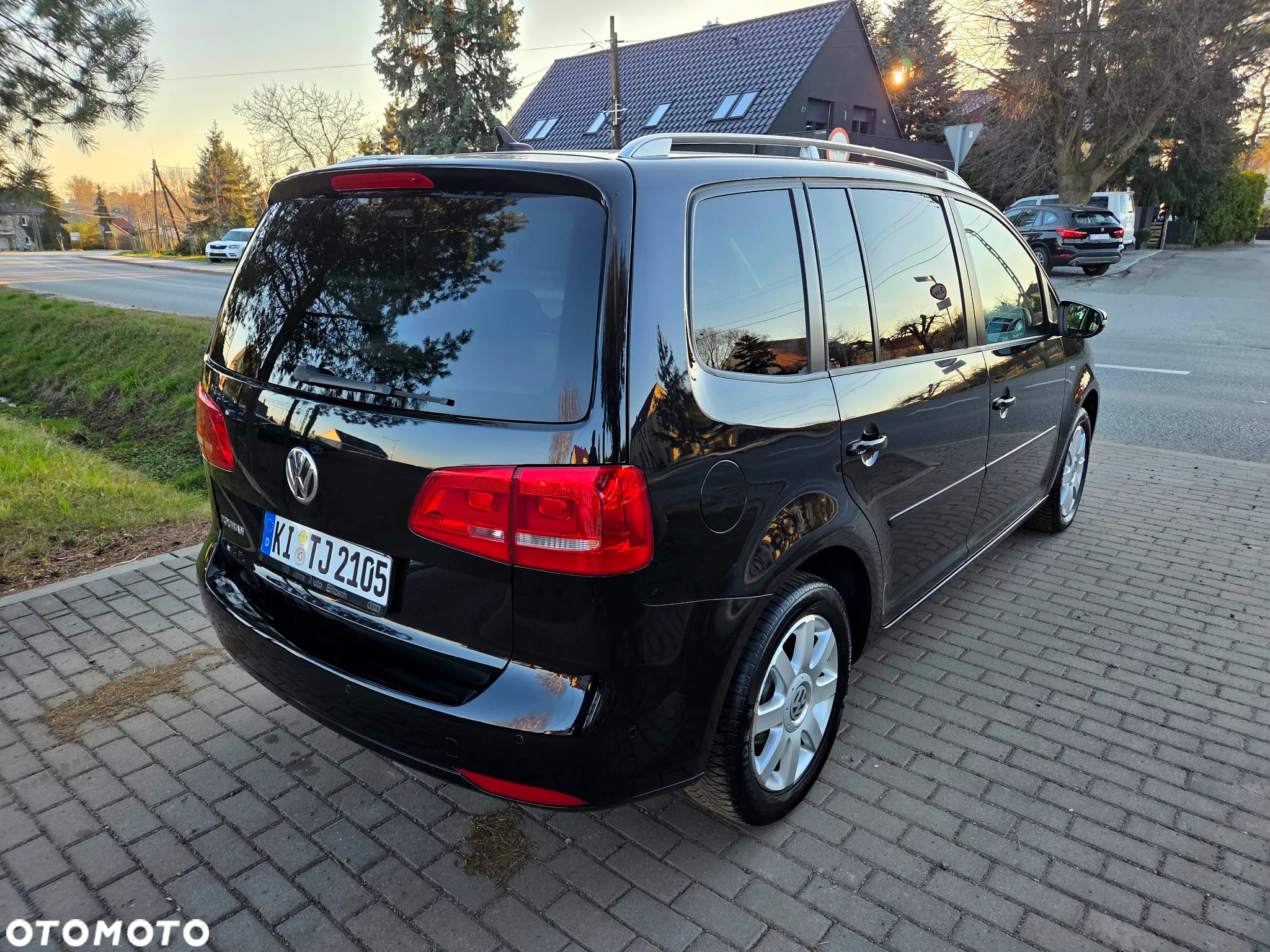 Volkswagen Touran 1.6 TDI DPF BlueMotion Technology Life - 9