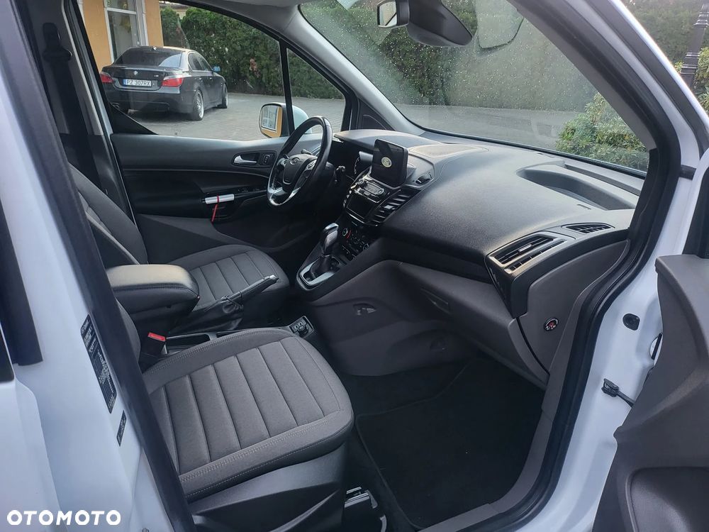 Ford Tourneo Connect Grand - 24