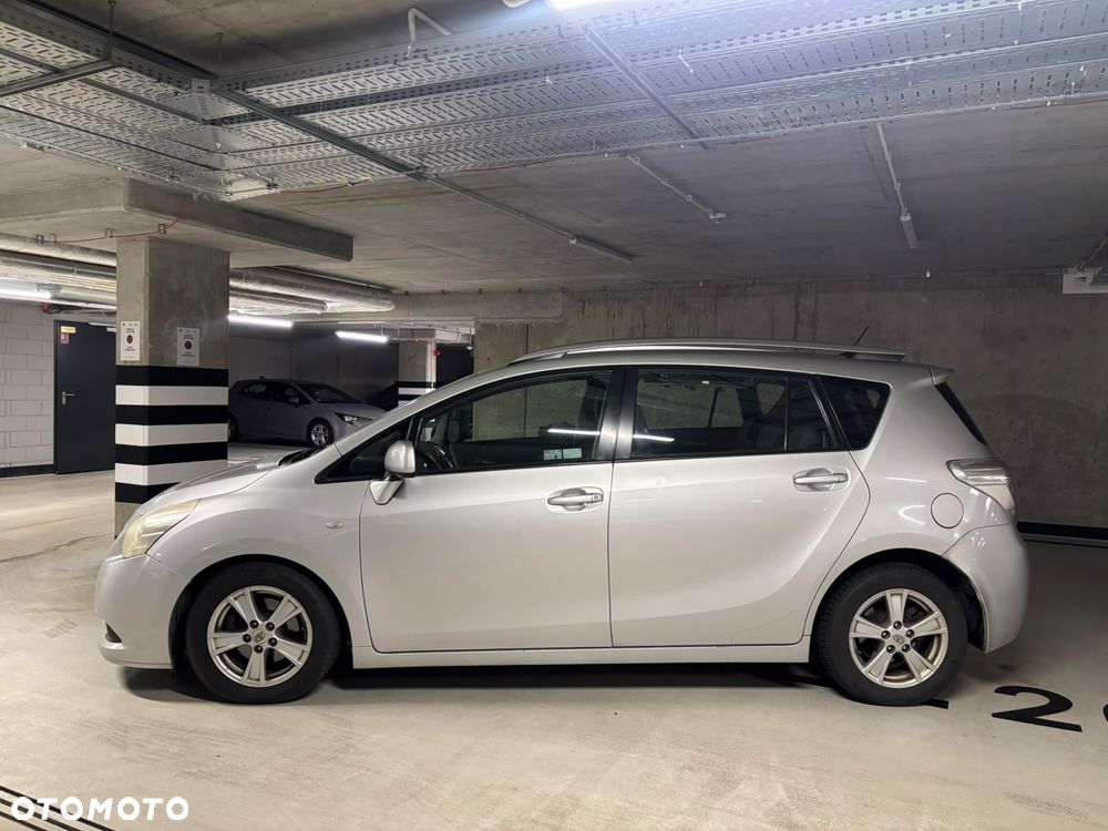Toyota Corolla Verso 2.2 D-4D Premium 7os - 10