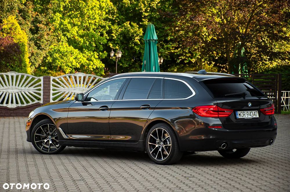 BMW Seria 5 520d Luxury Line sport - 12