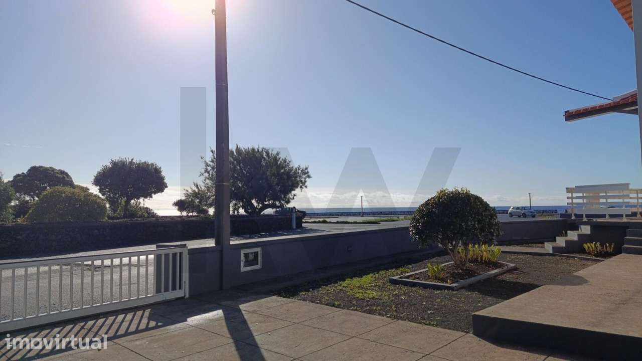 Moradia T3 - junto ao Mar no Porto Martins - Grande imagem: 5/28