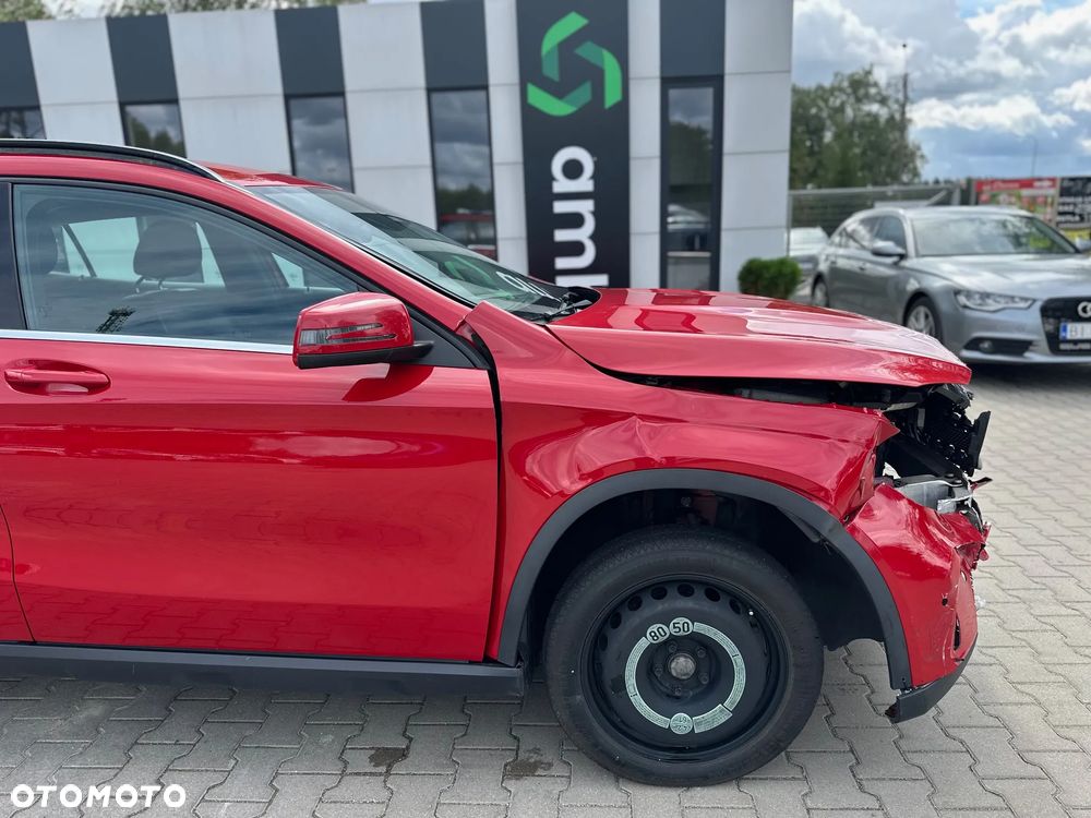 Mercedes-Benz GLA - 4