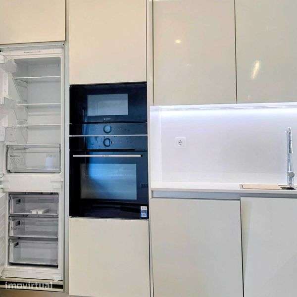Apartamento T2 Com Varanda e garagem Junto a Foz do Douro, Porto - Grande imagem: 4/12
