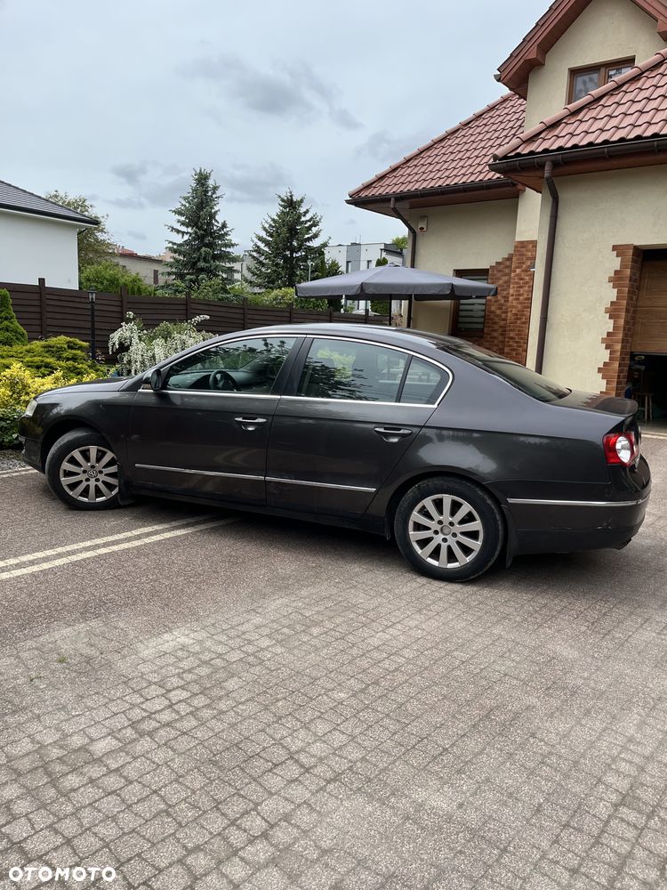 Volkswagen Passat 2.0 TDI Comfortline - 6