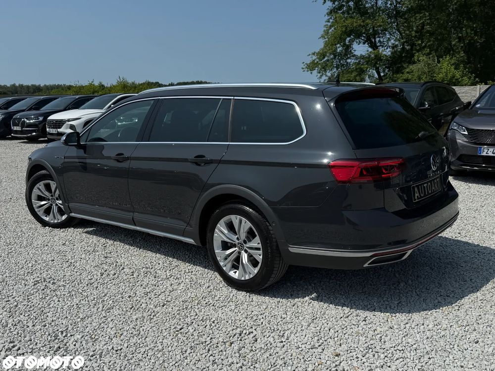 Volkswagen Passat Alltrack 2.0 TDI SCR DSG 4Motion - 10