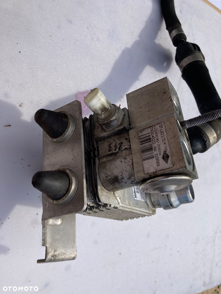 Zawór rozprężny Chłodnica Parownik klimatyzacji Mercedes C350e W205 A2058300302 - 1