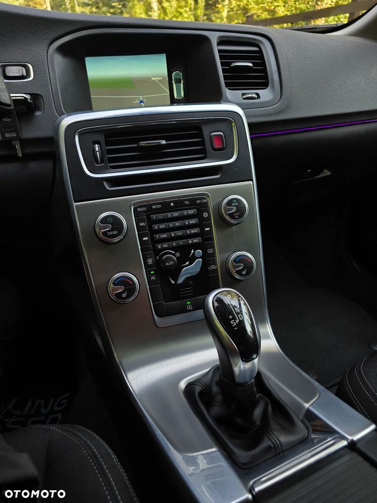 Volvo V60 D3 Geartronic Business Edition - 32