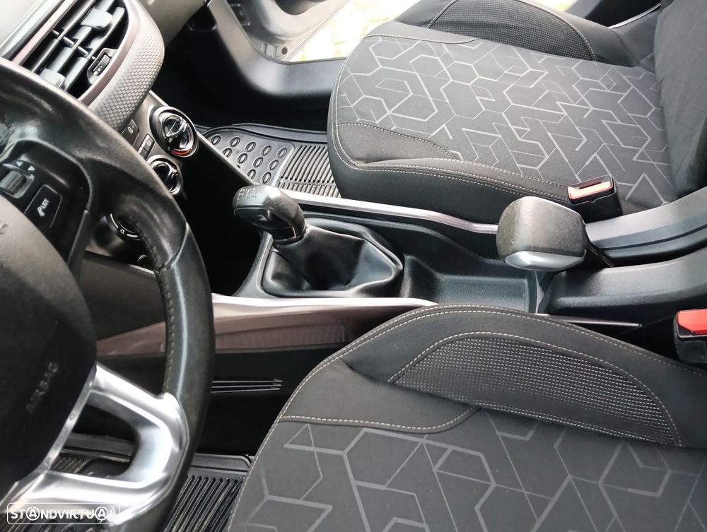 Peugeot 2008 1.4 HDi Active - 12