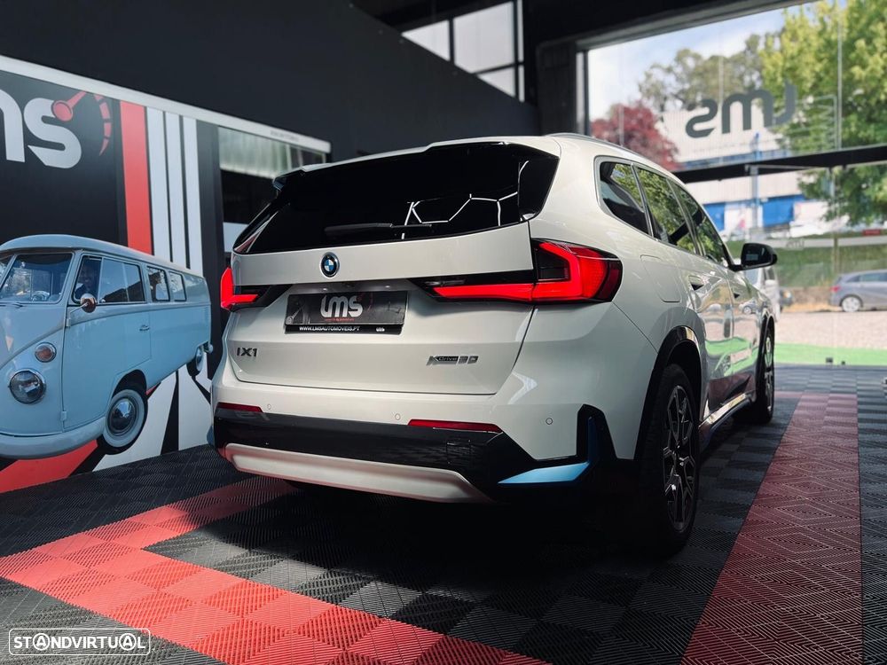 BMW iX1 xDrive30 - 13
