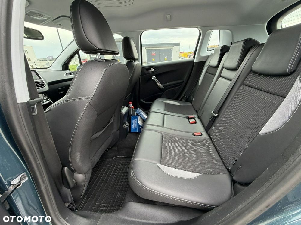 Peugeot 2008 PureTech 110 Stop&Start EAT6 Allure - 29
