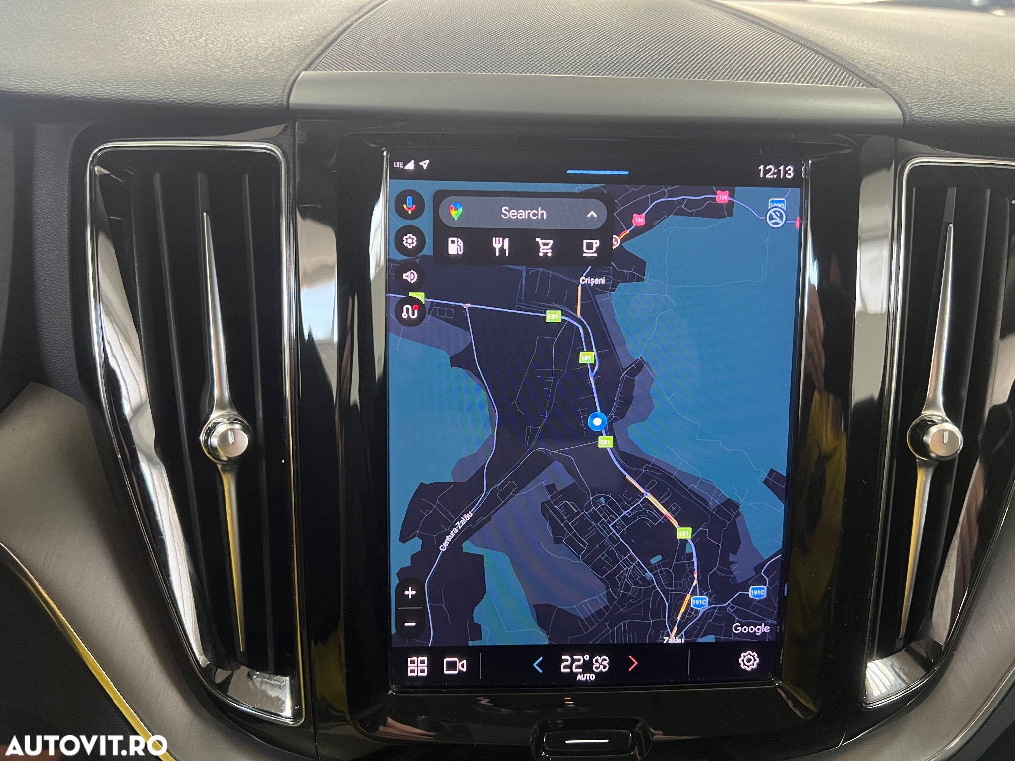 Volvo XC 60 B4 MHEV AT8 AWD Momentum Pro - 29