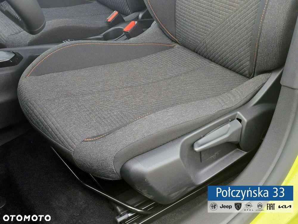 Peugeot 208 - 24