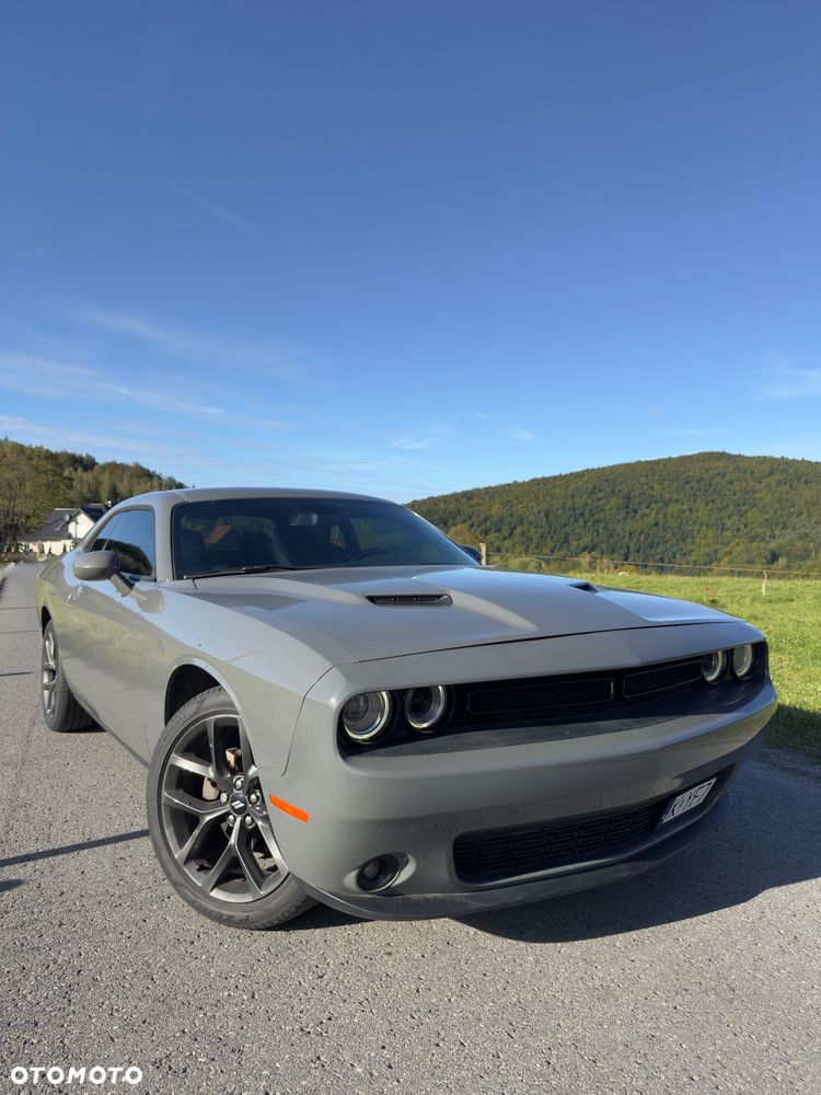 Dodge Challenger - 1