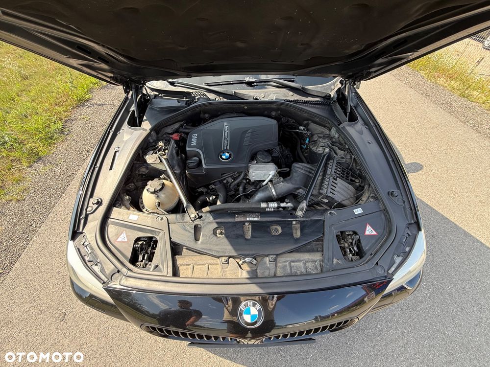 BMW Seria 5 528i Sport-Aut - 11