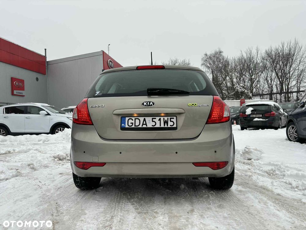 Kia Ceed - 5
