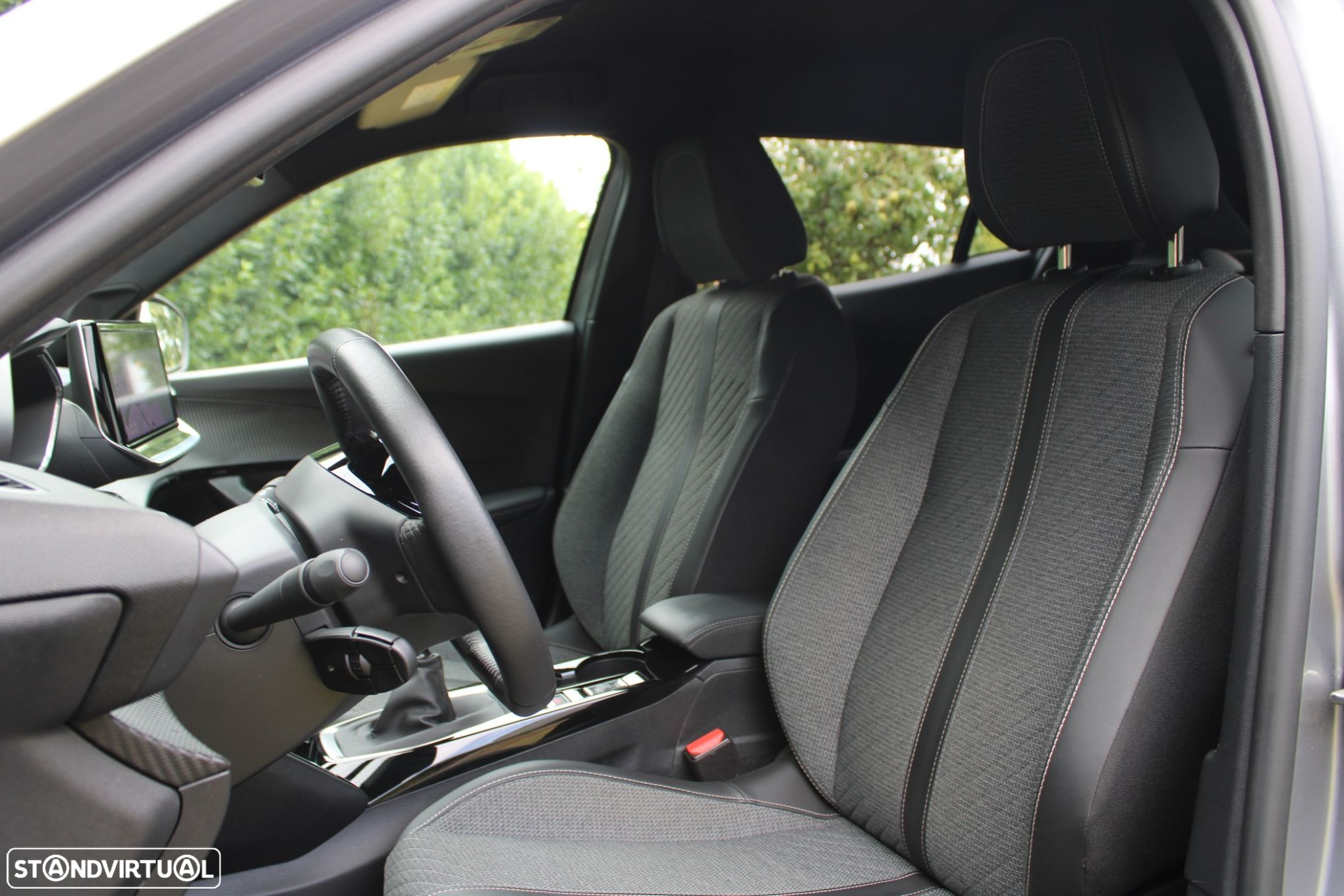 Peugeot 2008 1.2 PureTech Allure Pack - 5