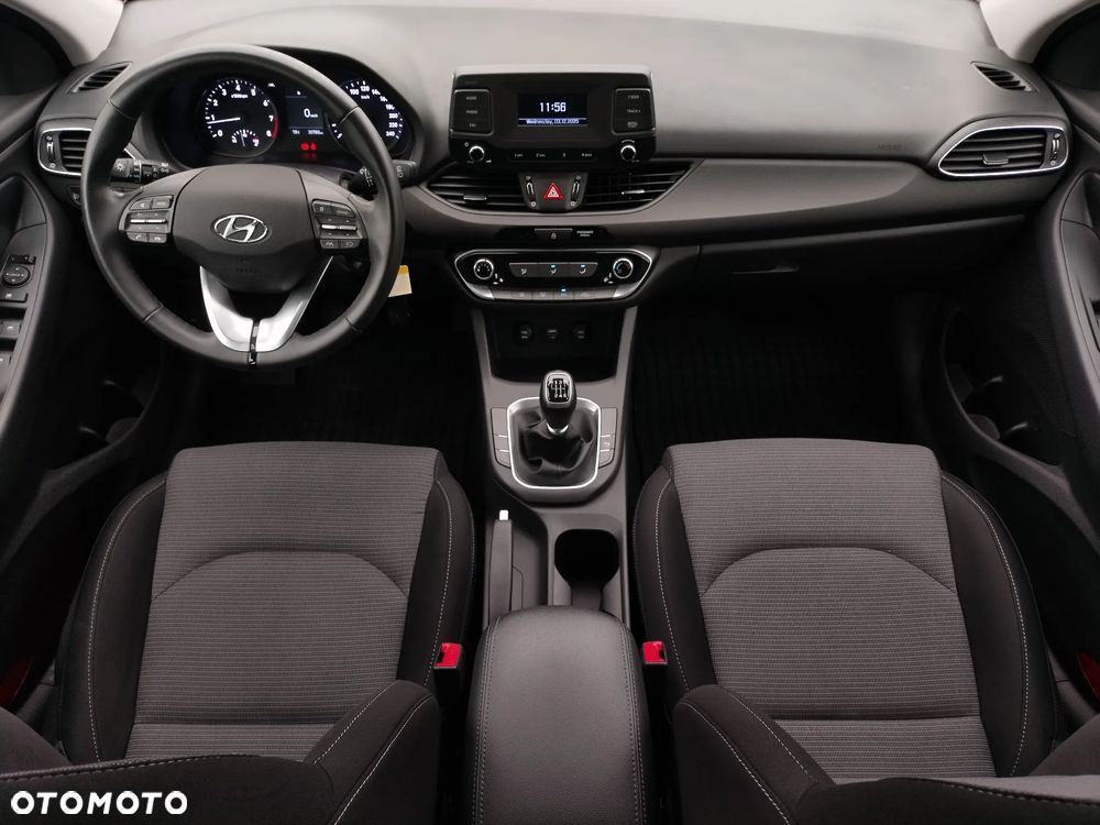 Hyundai i30 1.5 DPI Classic + - 5