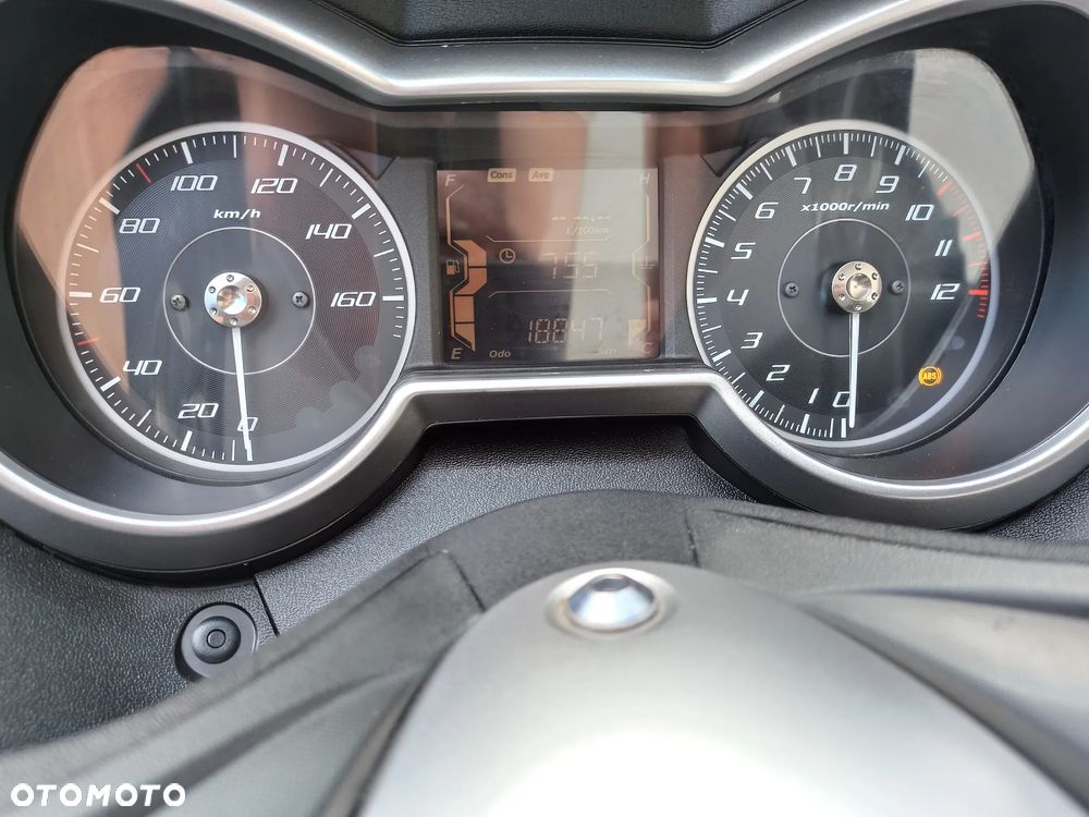 Yamaha X-max - 12