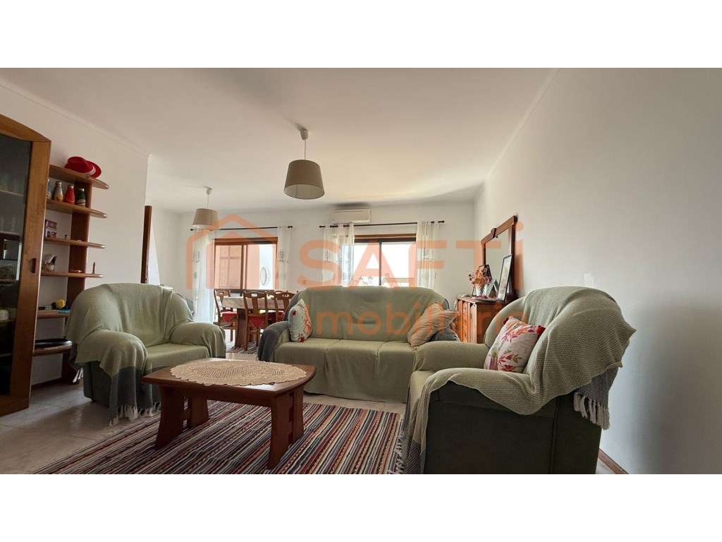 Magnífico apartamento de três quartos com vista para o mar e garagem. - Grande imagem: 2/10