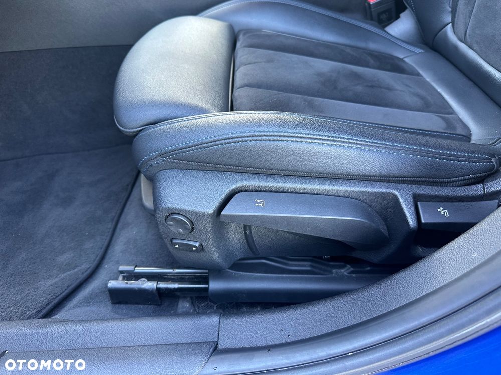 BMW Seria 3 330i M Sport - 16