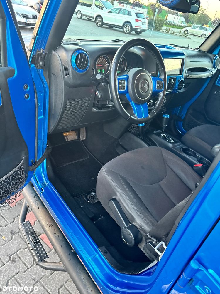 Jeep Wrangler 3.6 Unlim X - 17