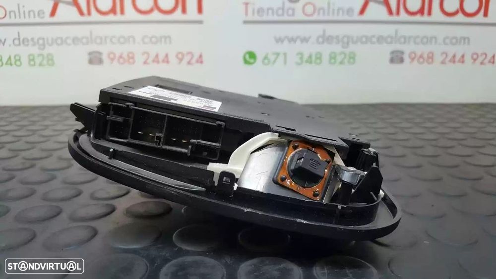 LUZ INTERIOR MERCEDES-BENZ CLK 2005 -A20982022019051 - 2