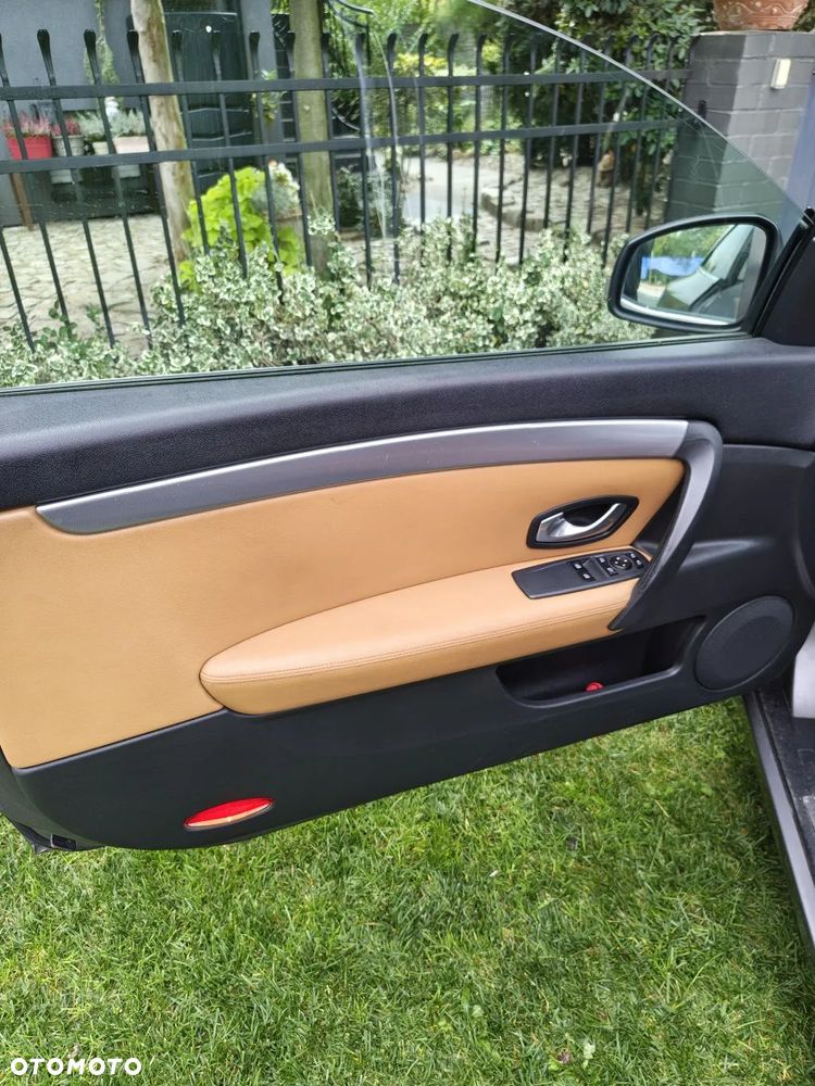 Renault Laguna V6 dCi 235 FAP GT - 5