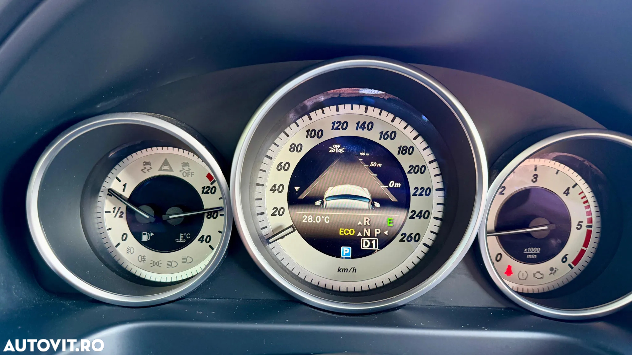 Mercedes-Benz E 250 BlueTEC 9G-TRONIC Avantgarde - 39