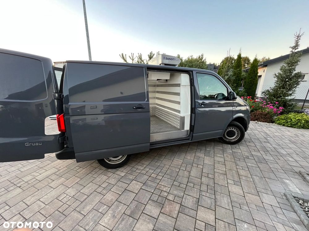 Volkswagen Transporter - 2