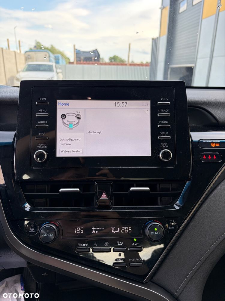 Toyota Camry 2.5 Hybrid Comfort CVT - 18