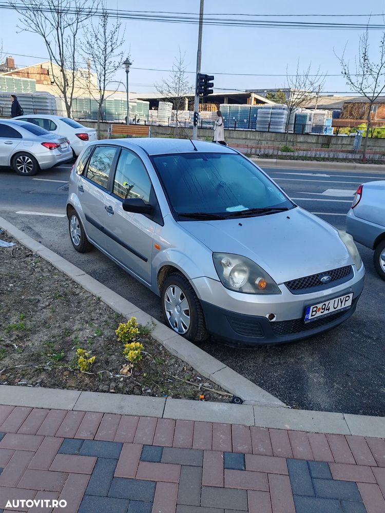 Ford Fiesta 1.25i Ambiente - 2