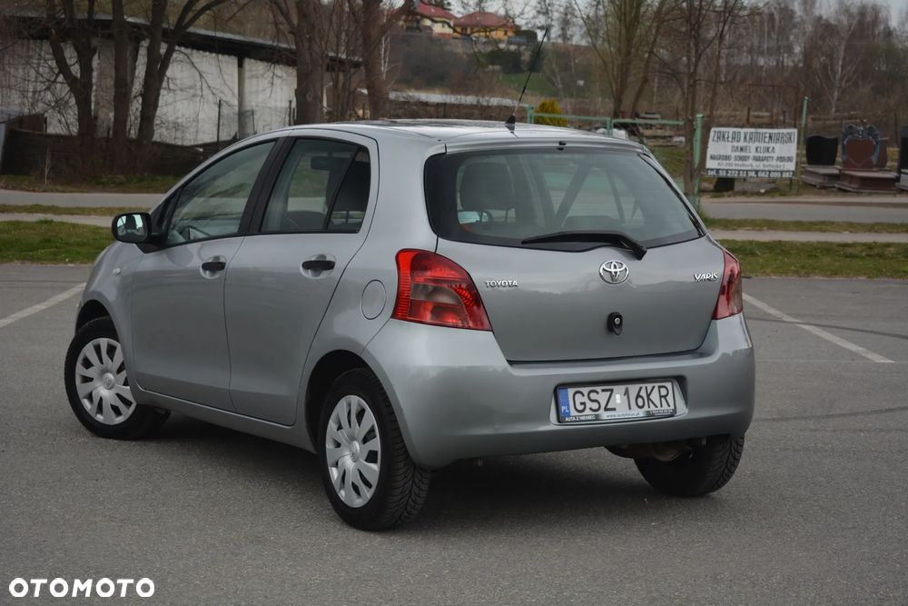 Toyota Yaris - 14