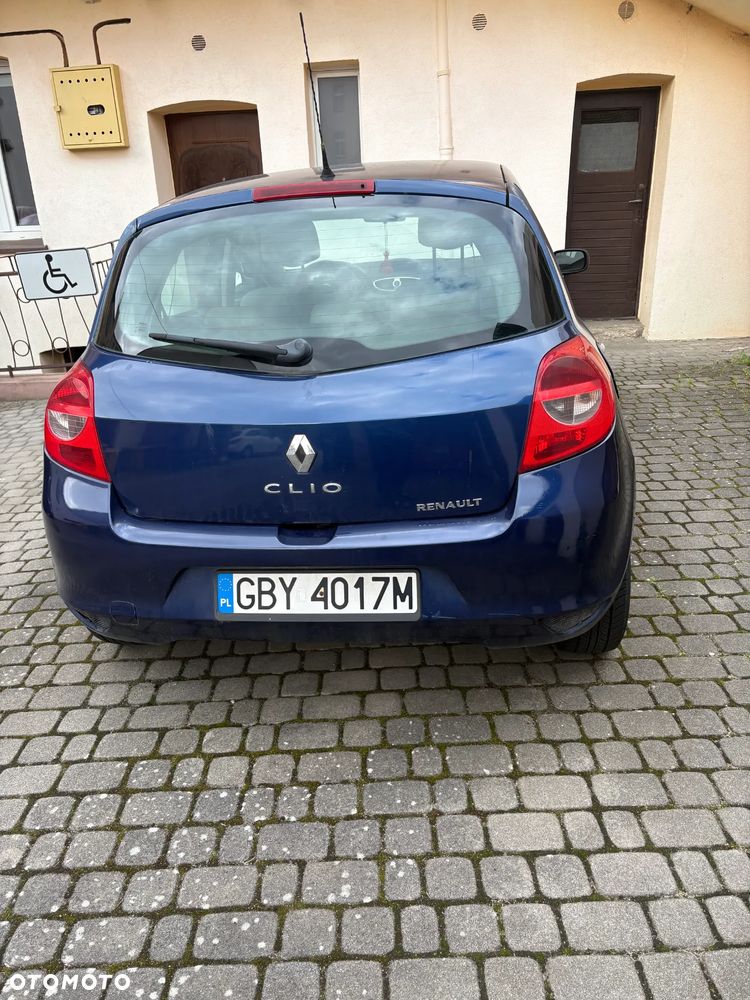 Renault Clio - 7