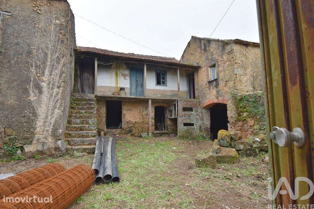 Casa de aldeia T4 em Vila Nova de 240,00 m2 - Grande imagem: 3/30