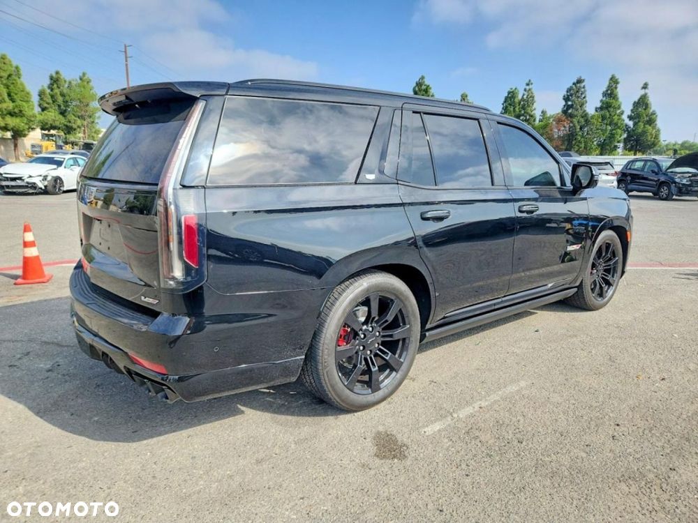Cadillac Escalade - 4