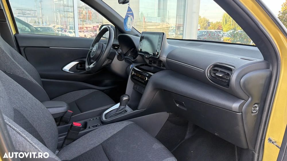 Toyota Yaris Cross 1.5 VVT-i HSD 4x2 Dynamic - 6