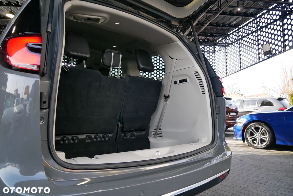 Chrysler Pacifica - 29