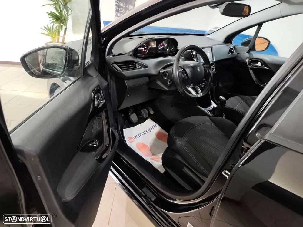 Peugeot 208 1.2 PureTech Style - 10