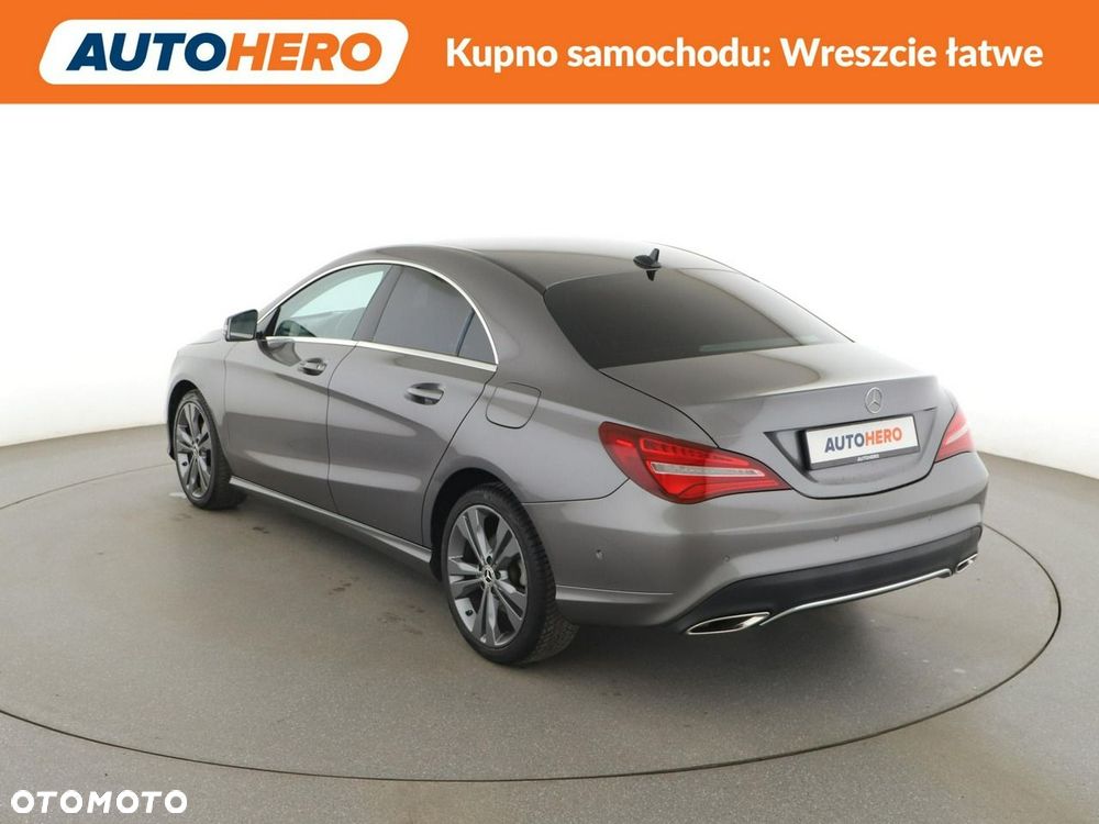 Mercedes-Benz CLA 180 Urban - 5
