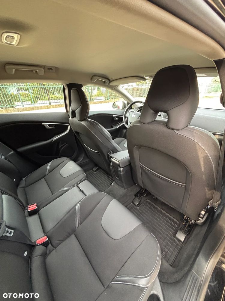 Volvo V40 D3 Geartronic Summum - 32