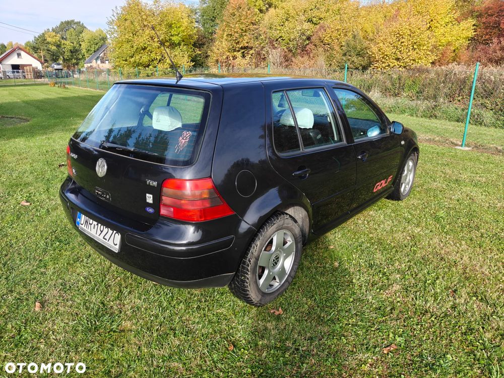 Volkswagen Golf - 5