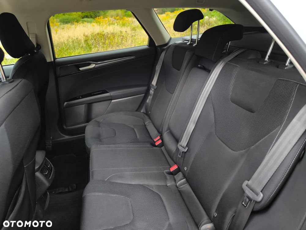 Ford Mondeo 2.0 EcoBlue Titanium - 24
