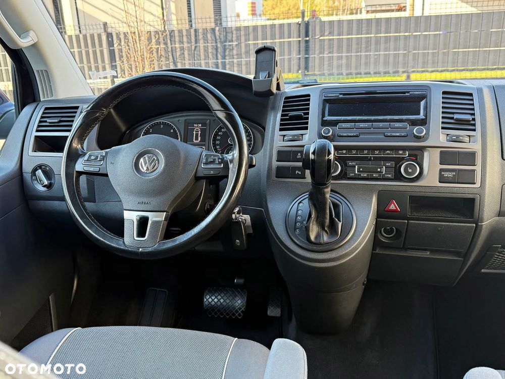 Volkswagen Multivan - 16