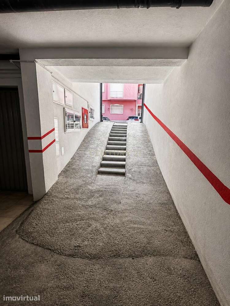 Garagem Fechada na Charneca da Caparica - Grande imagem: 3/7